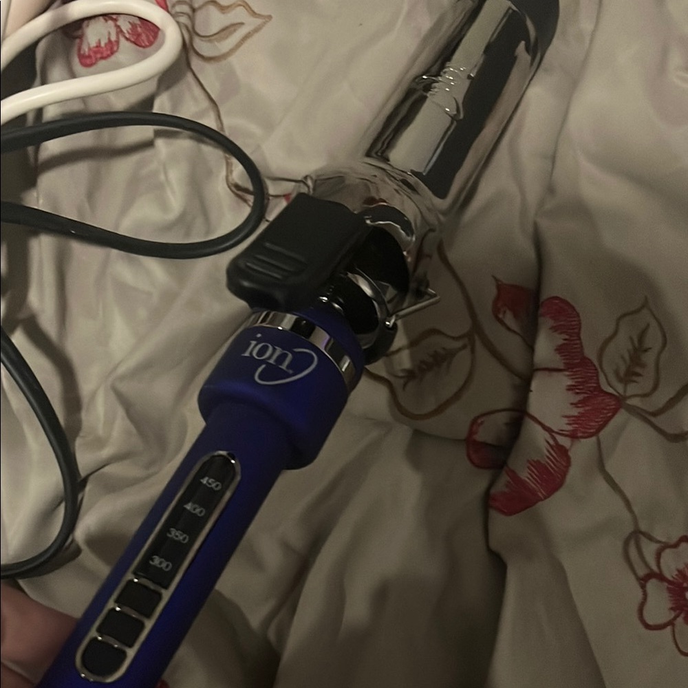 Ion Curling Iron with Temperature Control